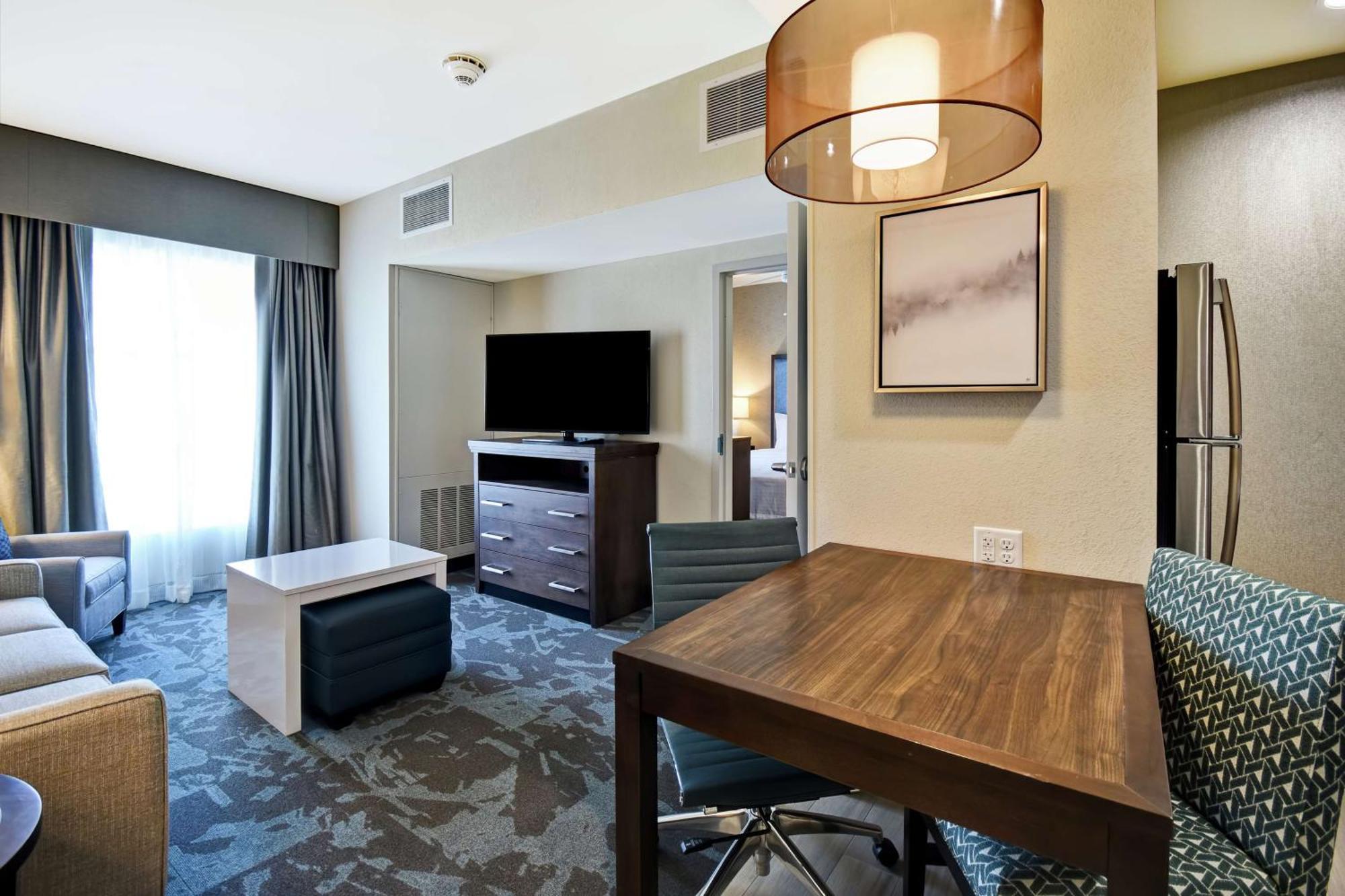 Hotel Homewood By Hilton Airport 3*